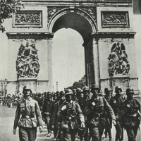Defilé nemeckých jednotiek v Paríži, 1940.