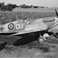 Spitfire 312. čs. stíhacej perute v bojovej pohotovosti