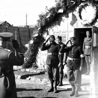 Gen.  S. Ingr na inšpekcii jednotky v Agde (1939