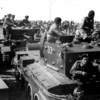 Tanky obrnenej brigády na pražskom Výpichu 30. 5. 1945