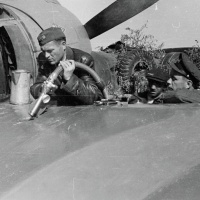 Tankovanie La 5FN 1. čs. stíhacieho leteckého pluku v ZSSR.