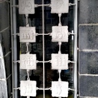 Pamätník a vojnový cintorín 1. čs. armádneho zboru na Dukle, Kolumbarium - výmena zasklenia a  zrekonštruovanie mreží vstupu do kolumbária, august 2021 