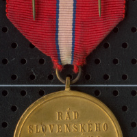 Medaila Rádu Slovenského národného povstania I. triedy 2