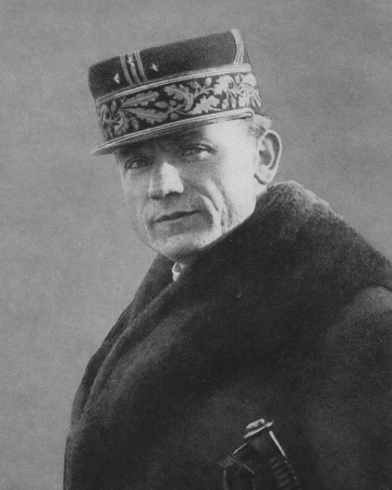 Dr. Milan Rastislav Štefánik v rovnošate brigádneho generála francúzskej armády; rok 1918.