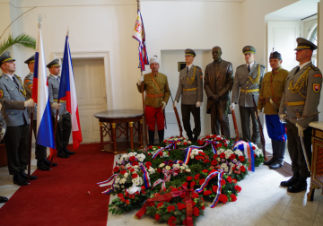 Slávnostné zhromaždenie v letnom sídle prezidenta T. G. Masaryka v Topoľčiankach