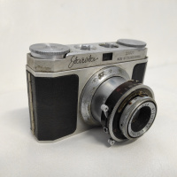 Kompaktný povojnový fotoaparát Etareta