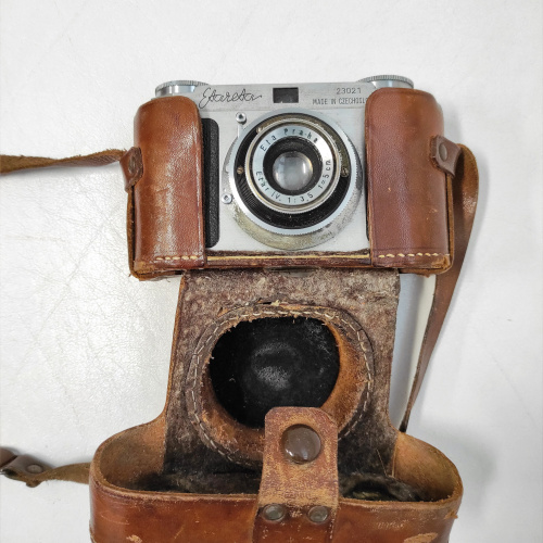 Kompaktný povojnový fotoaparát Etareta