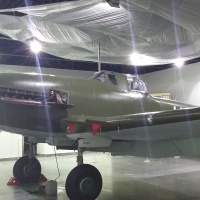 Bitevné lietadlo Avia B-33 vo vnútorných priestoroch vyhliadkovej veže
