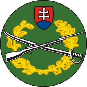 Rukávový znak na služobnej rovnošate Pozemných síl Ozbrojených síl Slovenskej republiky