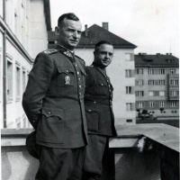 Brig. gen. J. Golian a kpt. pech. M. Polák počas SNP.