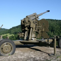 85 mm protilietadlový kanón vzor 44 - vyhliadková plošina Nižný Komárnik - 2018