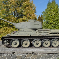 stredný tank T34-85 v obci Košický Klečenov v okrese Košice-okolie (október 2018)