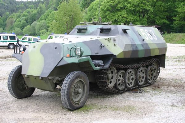 1 volkswagen сломал 5 чешских бтр