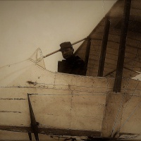 Štefánik v lietadle Farman MF.11 na francúzskom fronte v roku 1915. 