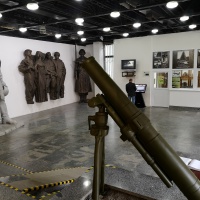 Nové graficke prvky a zbierkové predmety v prízemí Vyhliadkovej veže na Dukle (júl 2019)