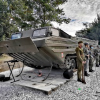 Slávnostné predstavenie pamätníka venovaného ženistom. 