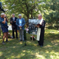 4. Duchovný pri vysviacaní pamätníka