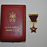 Zlatá hviezda Hrdinu ČSSR kpt. Rudolfa Jasioka - 2