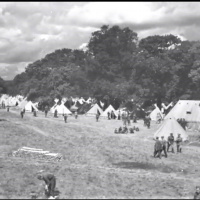 2. Cholmondeley Park Camp, Záber z filmu Czech Army in England (Imperial War Museum, AYY 25) (2)
