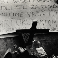 Pamätný nápis v Bratislave obetiam vpádu vojsk Varšavskej zmluvy do Československa 21. augusta 1968.