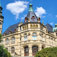 Miesta pamäti na druhú svetovú vojnu a ich premena