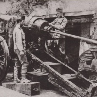 Rakúsko-uhorské delo v palebnom postavení na východnom fronte