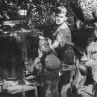 6. Pomoc príslušníkov čs. armádneho zboru civilnému obyvateľstvu v kraji pod Duklou.