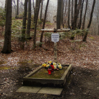 Hrob neznámého vojaka, ktorý padol v roku 1944 - Poľsko Podkarpadské vojvodstvo - kataster obce Bóbrka