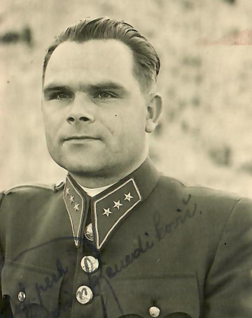 Nadporučík doplňovacej služby Dominik BENEDIKOVIČ Nadporučík doplňovacej služby Dominik BENEDIKOVIČ