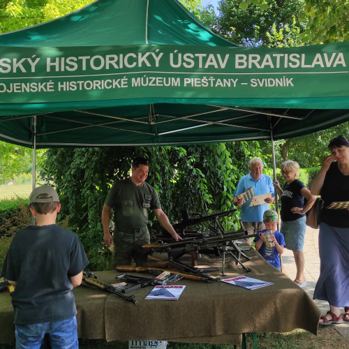 Múzejníci z Vojenského historického múzea sa predstavili v Hornej Borši