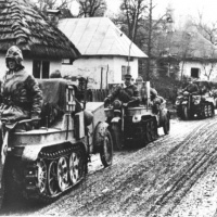 Nemecká kolóna v obci Radoma.