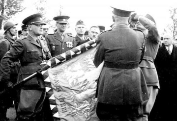 15. 1. 1940 vo Francúzsku vznikla 1. čs. divízia pod velením gen. R. Viesta. Na začiatku júna 1940 v nej bolo dovedna 11 405 osôb, z ktorých sa 4 641 hlásilo k slovenskej nár