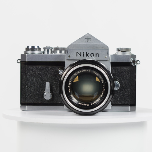 Legendárna zrkadlovka NIKON F