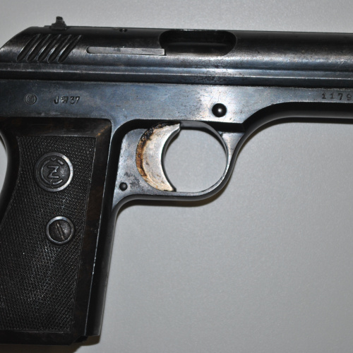 Československá armádna pištoľ vzor 24 kalibru 9 mm 