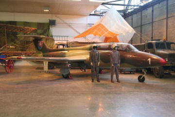 Jednomotorové prúdové podzvukové ľahké cvičné lietadlo L-29