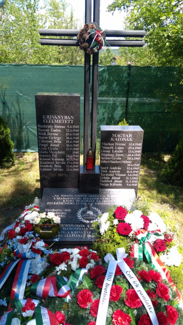 1. Pohľad na odhalený pamätník