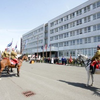 pohľad na  nastupený pluk a hostí