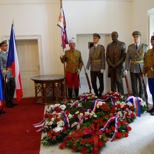 Slávnostné zhromaždenie v letnom sídle prezidenta T. G. Masaryka v Topoľčiankach