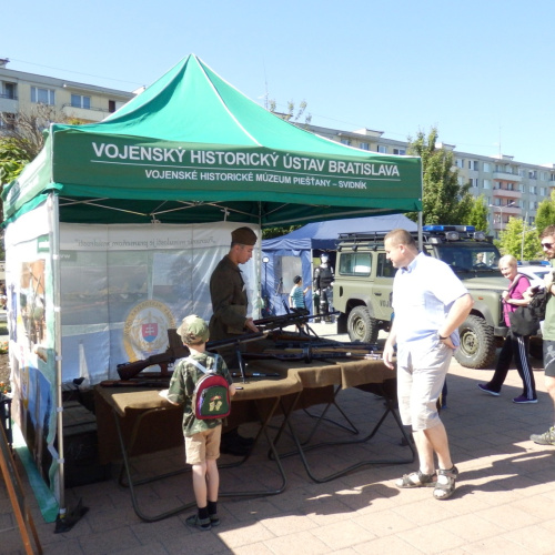Vojenskí múzejníci na 20. ročníku podujatia Deň detí s OS SR v Lučenci