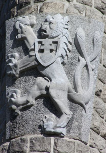 Znak ČSR na Pamätníku čs. armádneho zboru (zreštaurovaný september 2012)