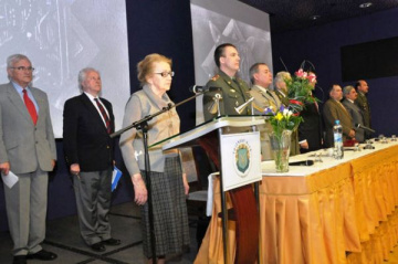 Z otvorenia konferencie počas hymny ČR