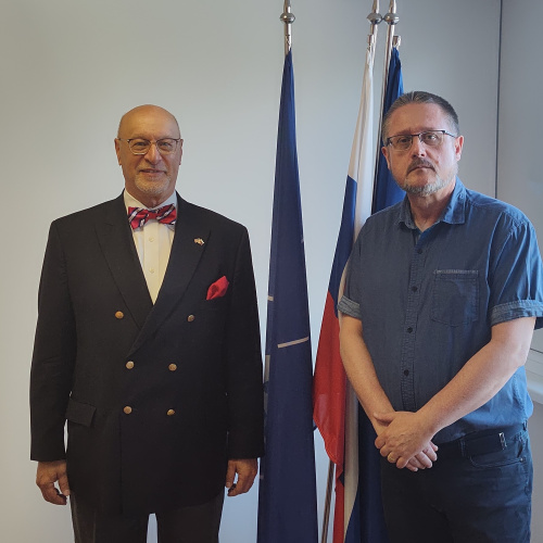 Vzácna návšteva vo Vojenskom historickom ústave 