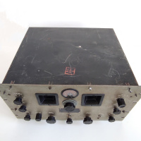 Americký rádiový prijímač BC-779B