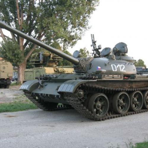 Stredný tank T-54 M