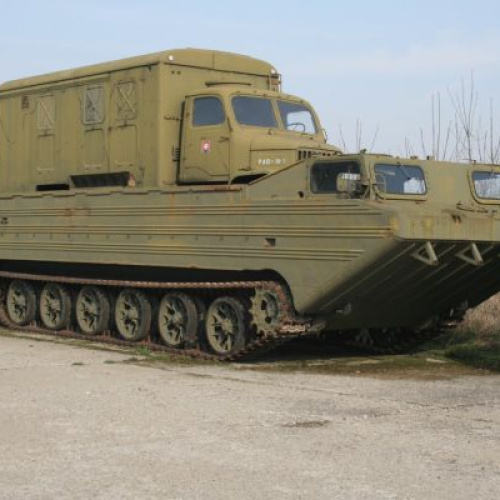 Plávajúci transportér PTS-10