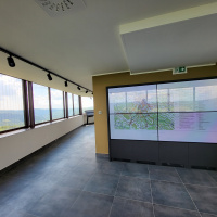 Komplexne zrekonštruované interiérové priestory vrchnej kupoly Vyhliadkovej veže na Dukle po ukončení druhej etapy modernizácie, dňa 26. 6. 2023.