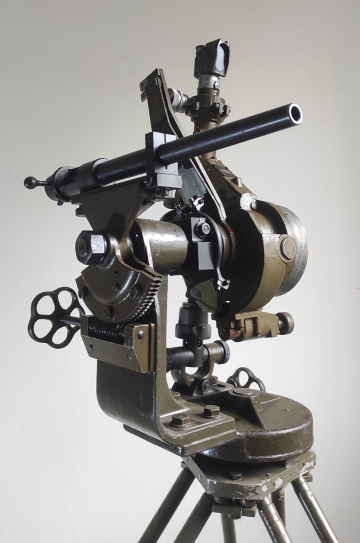 Cvičný prístroj vzor 34 pre trofejnú nemeckú 105 mm ľahkú húfnicu vzor 18/40 N