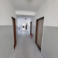Výmena PVC podláh a dverí na chodbách