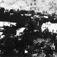 Pohľad na časť vypálenej obce Kľak