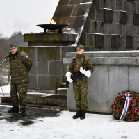 Pietne kladenie vencov na Pam. 1.ČSAZ v ZSSR pri príležitosti 79. výročia osolobodenia mesta Svidník (5)